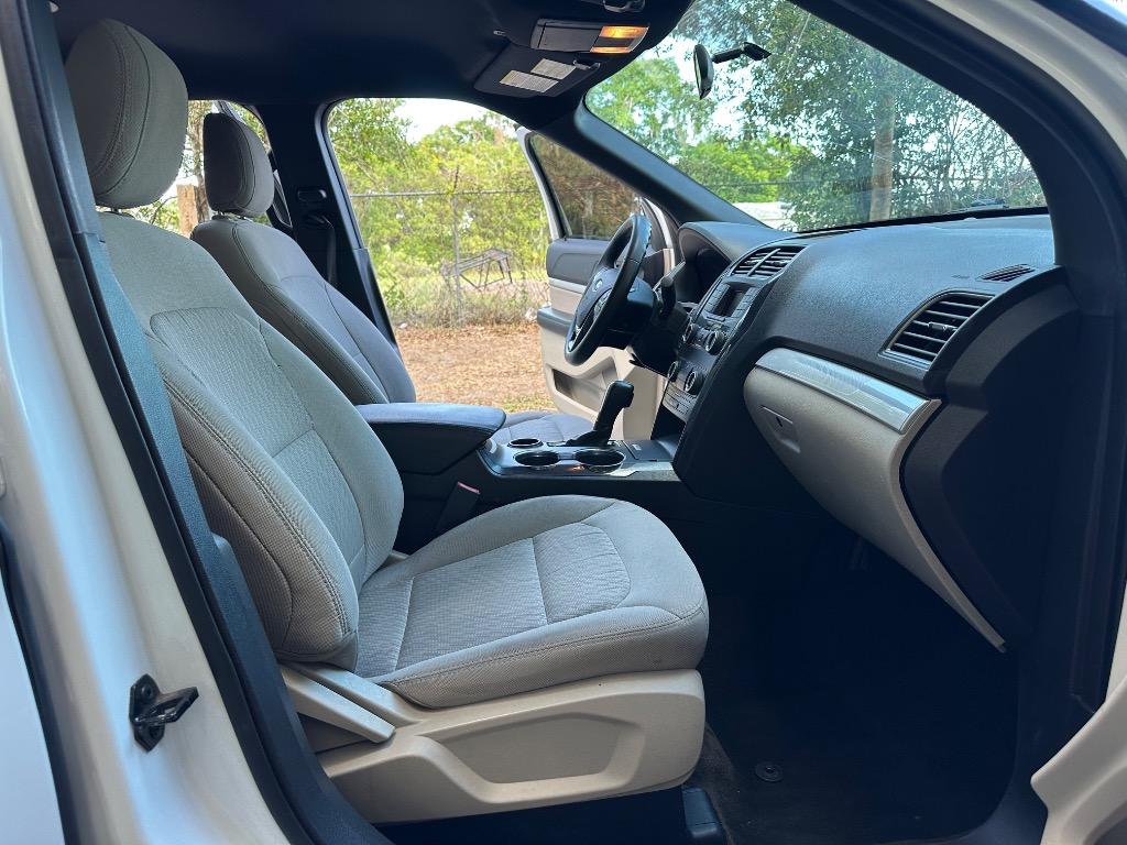 2018 Ford Explorer Base - Photo 12