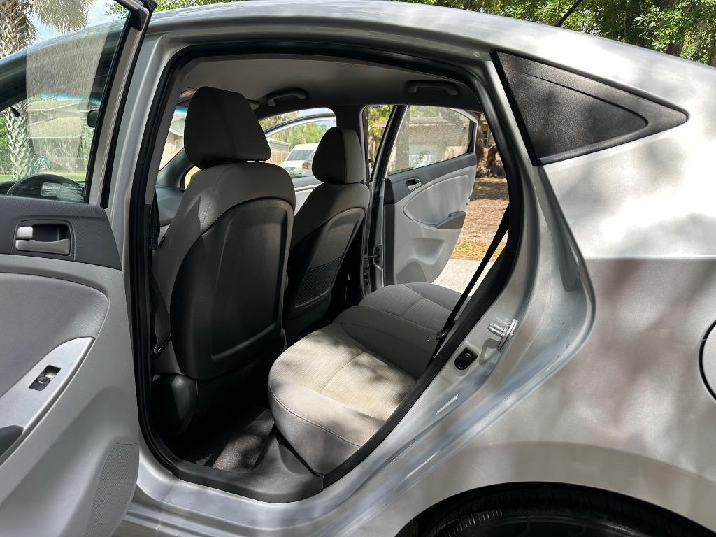 2016 Hyundai Accent SE - Photo 14
