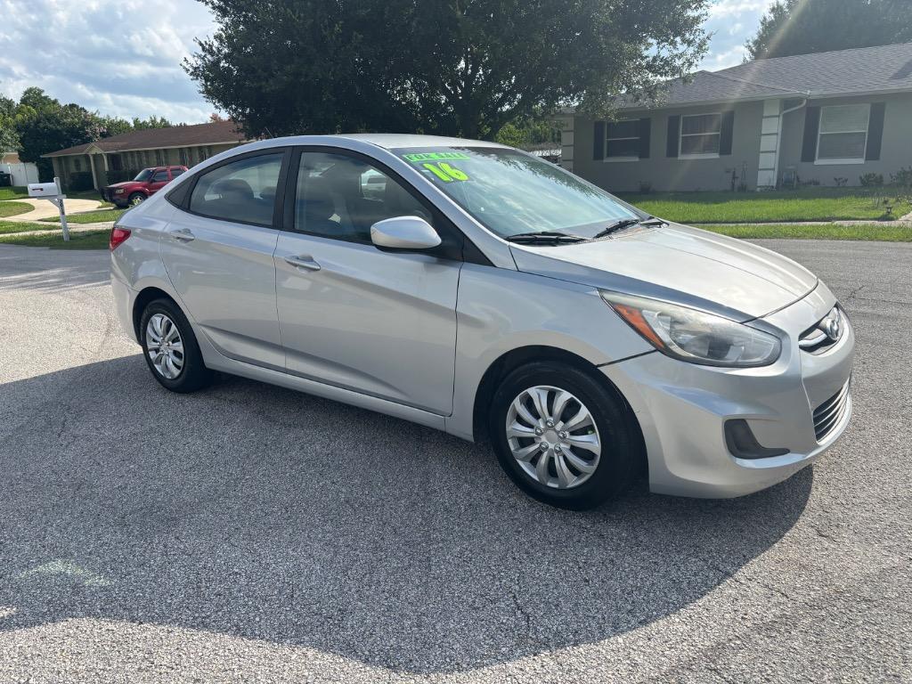 2016 Hyundai Accent SE - Photo 7
