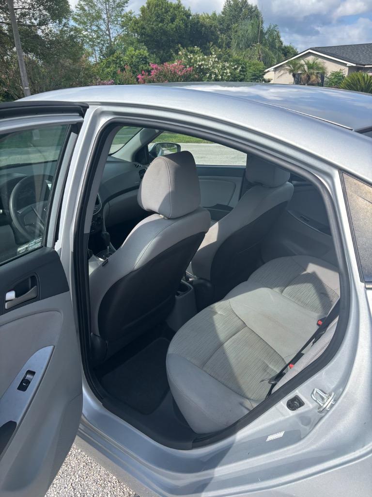 2016 Hyundai Accent SE - Photo 9